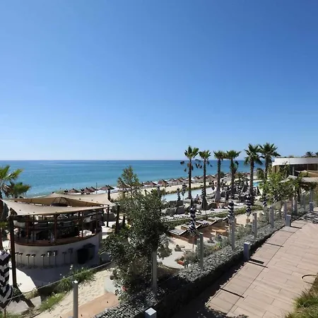 Theedgebythesea Dolphin Apartment *